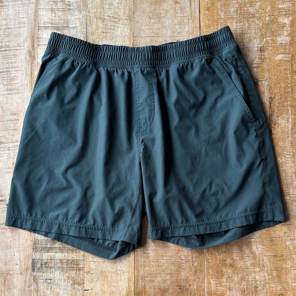 Rhône Men’s Green Shorts size L